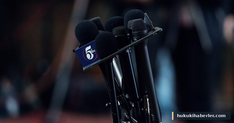 Fon Soruşturmasında Gazetecilere Gözaltı: Dezenformasyon, Gizlilik İhlali ve Ev Hapsi Ne Anlama Geliyor?